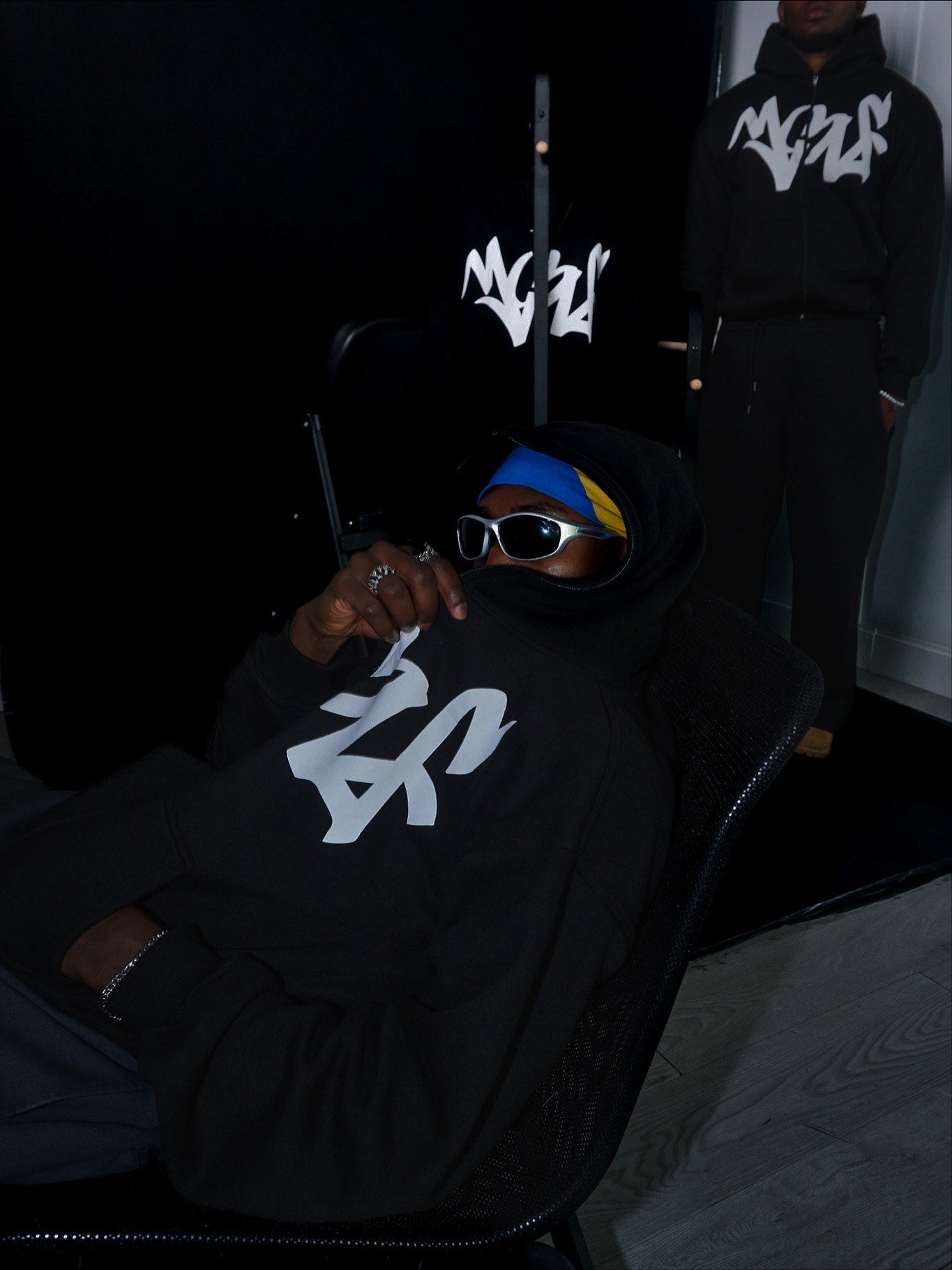 EL MUNDO ZIP-UP - Magnifia 