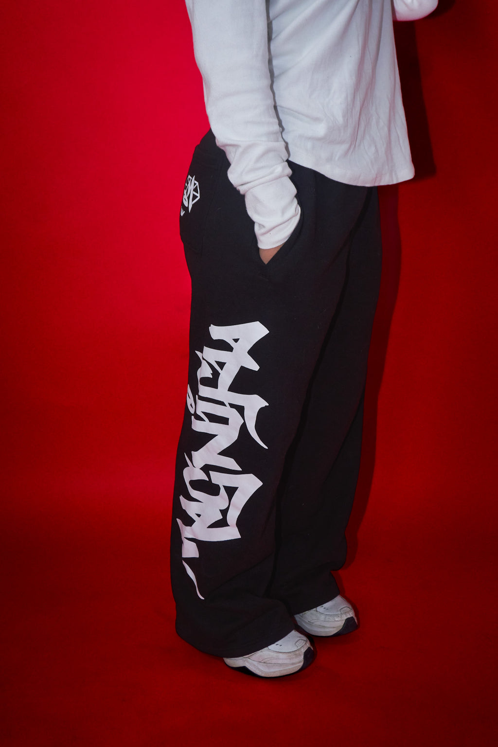 Magnifia Sweats - Magnifia 