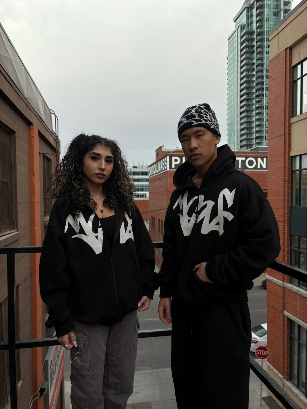 EL MUNDO ZIP-UP - Magnifia 